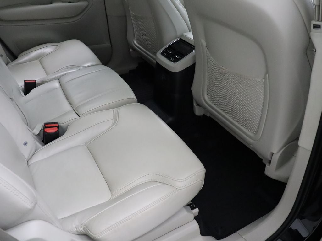 2021 Volvo XC90 Recharge Plug-In Hybrid T8 Inscription 7 Passenger