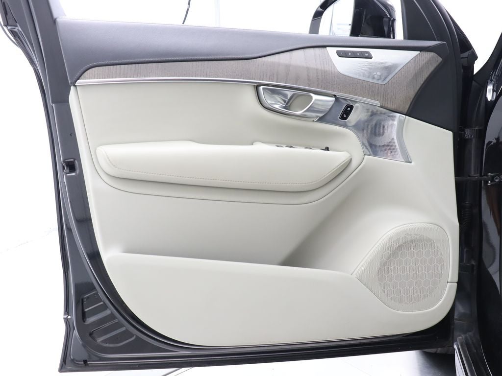 2021 Volvo XC90 Recharge Plug-In Hybrid T8 Inscription 7 Passenger