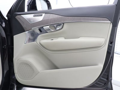 2021 Volvo XC90 Recharge Plug-In Hybrid T8 Inscription 7 Passenger